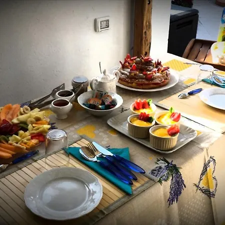 לינה וארוחת בוקר Pietre Antiche *